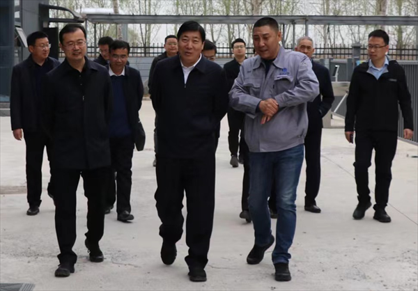 副市長(zhǎng)、市公安局局長(zhǎng)劉連棟帶隊(duì)蒞臨道爾新材料調(diào)研公司發(fā)展情況